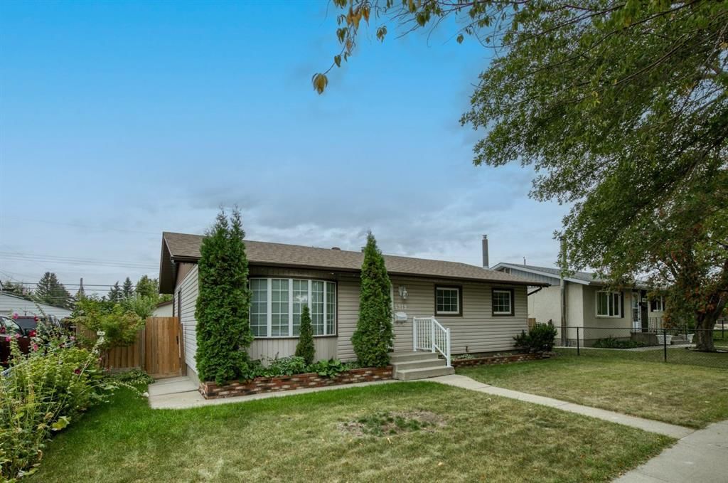 4919 Marlborough Drive NE, Calgary — photo 2 of 48