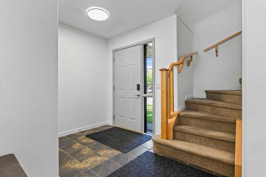57 Everwillow Boulevard SW, Calgary — photo 3 of 50