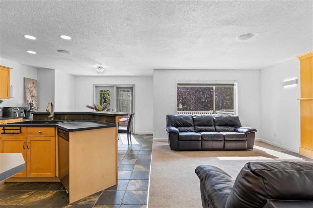 57 Everwillow Boulevard SW, Calgary — photo 5 of 50
