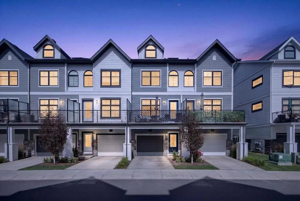213 Les Jardins Park SE, Calgary — main listing photo