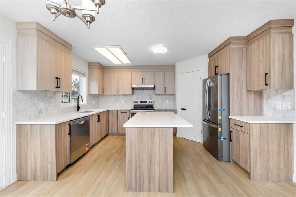 28 Coral Reef Link NE, Calgary — photo 2 of 47