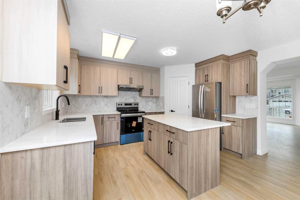 28 Coral Reef Link NE, Calgary — photo 3 of 47