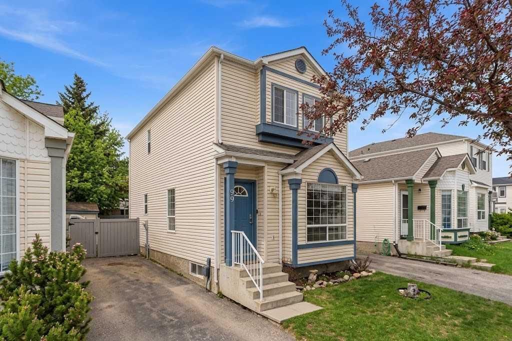 90 Coventry Lane NE, Calgary — main listing photo