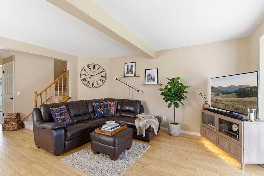 90 Coventry Lane NE, Calgary — photo 5 of 23