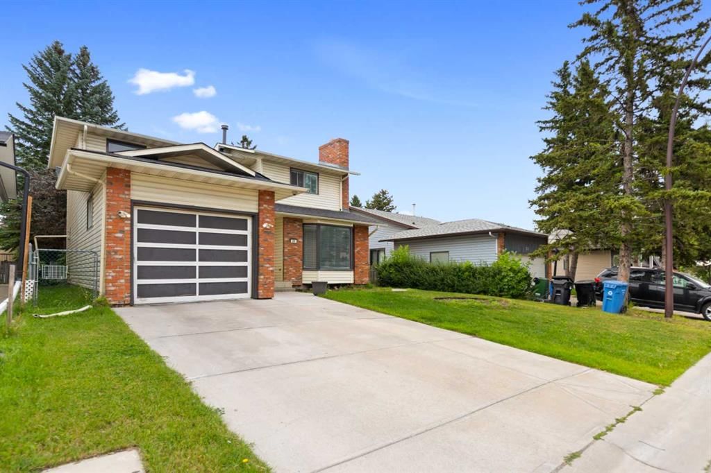 51 castlebury Way NE, Calgary — photo 2 of 34