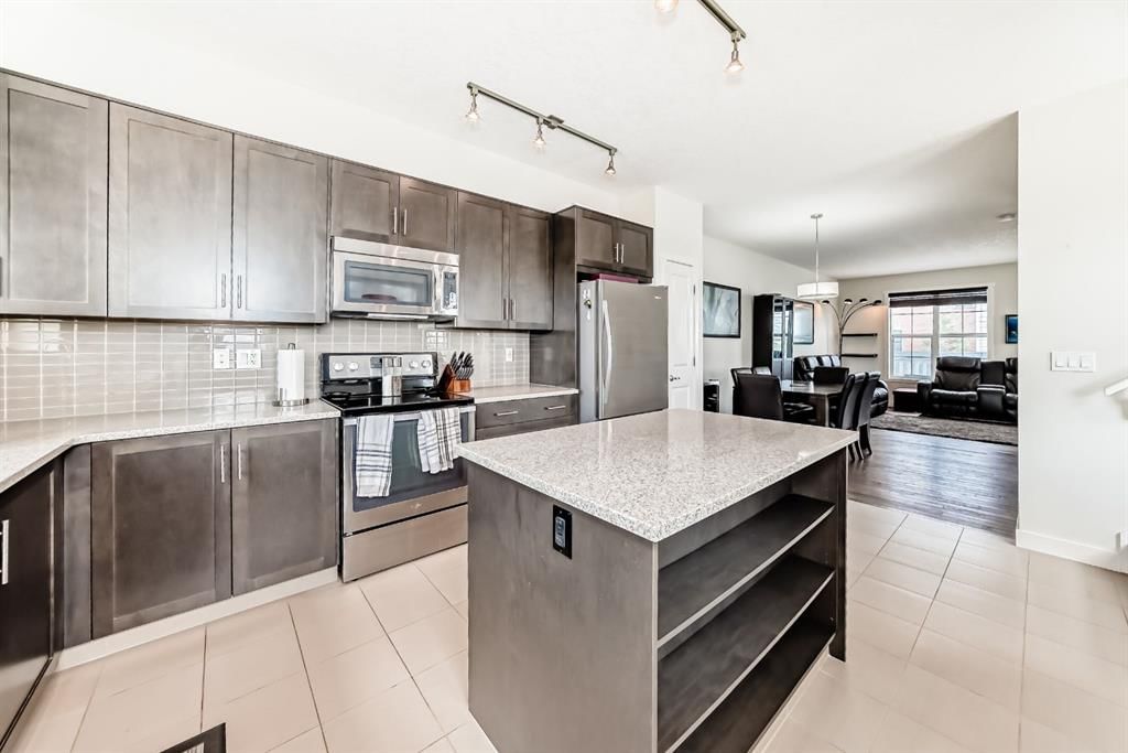 6 Nolan Hill Gate NW, Calgary — photo 5 of 41