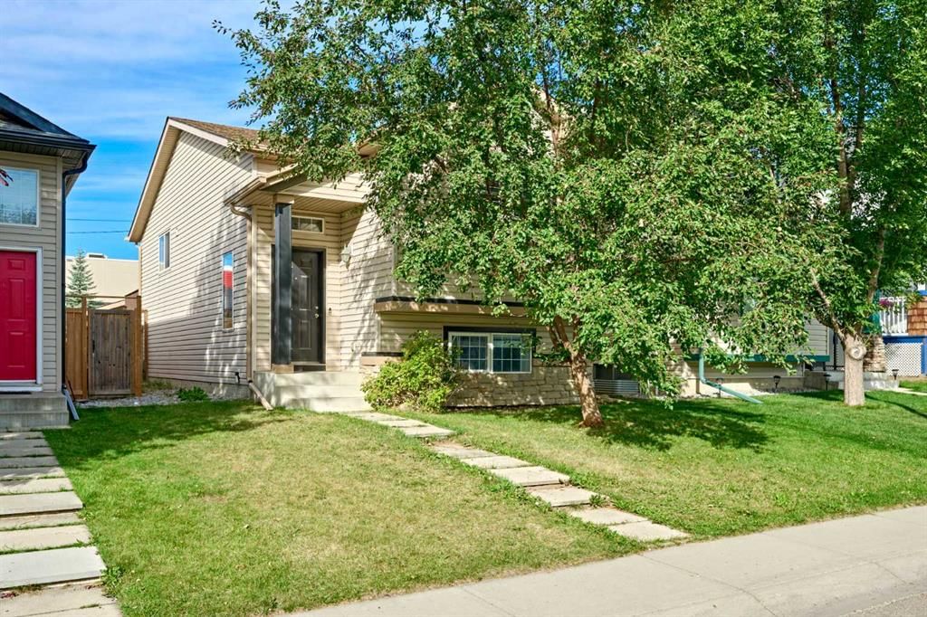240 Covehaven Road NE, Calgary — main listing photo
