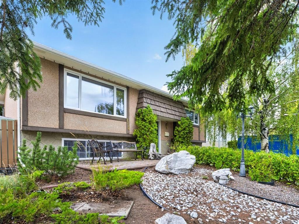 1219 Hunterquay Hill NW, Calgary — photo 3 of 48