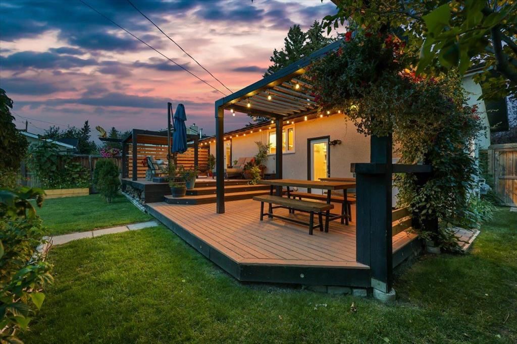 363 Queensland Drive SE, Calgary — photo 2 of 47
