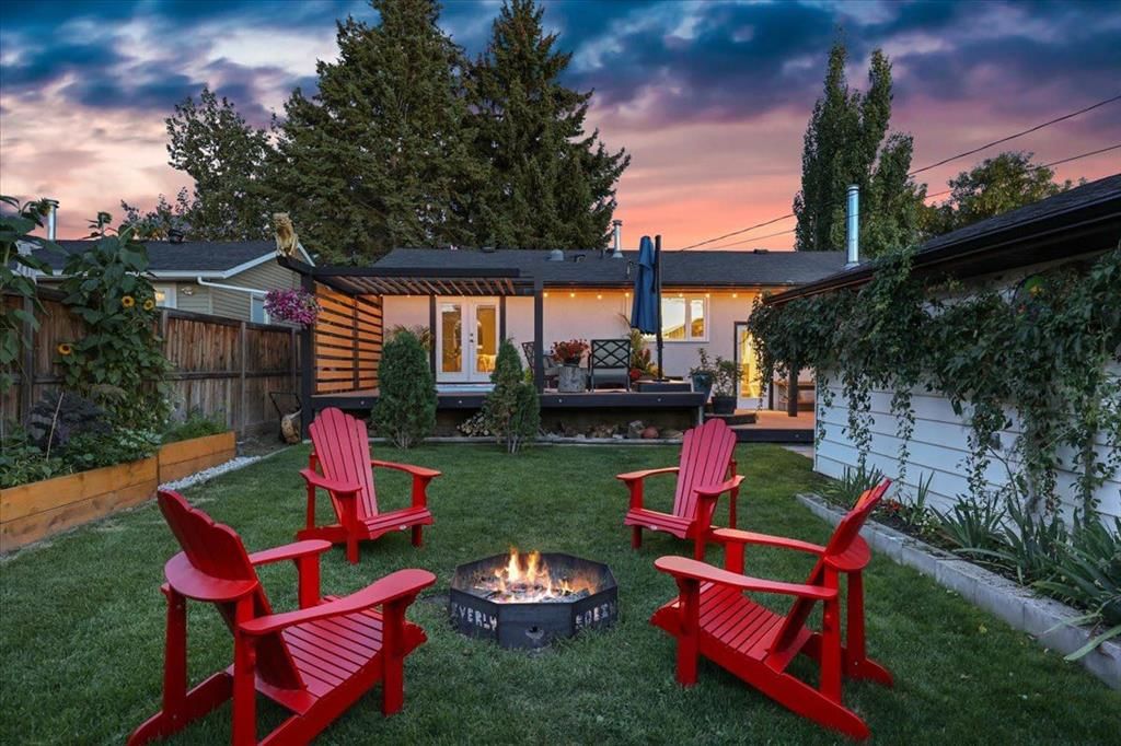 363 Queensland Drive SE, Calgary — photo 3 of 47