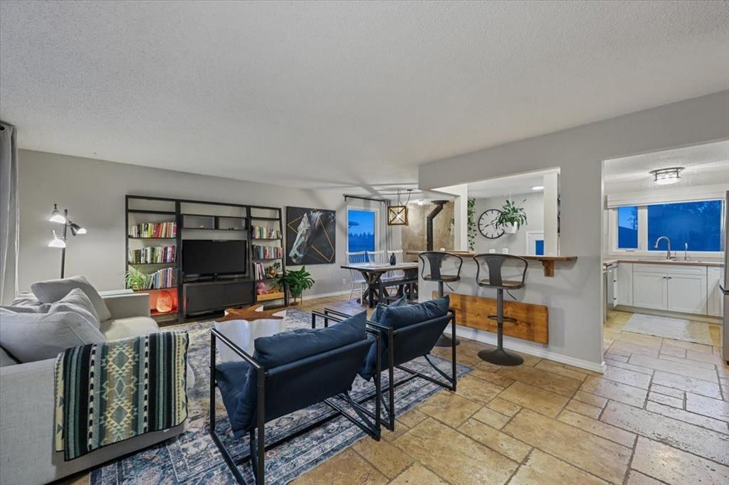 363 Queensland Drive SE, Calgary — photo 4 of 47