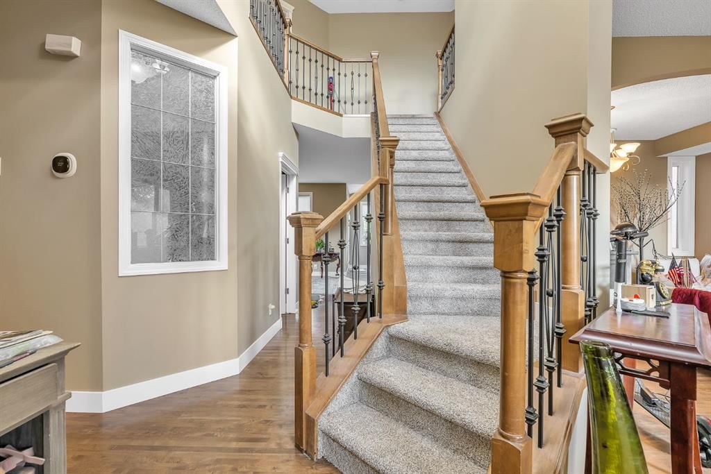82 Hidden Creek Point NW, Calgary — photo 2 of 31