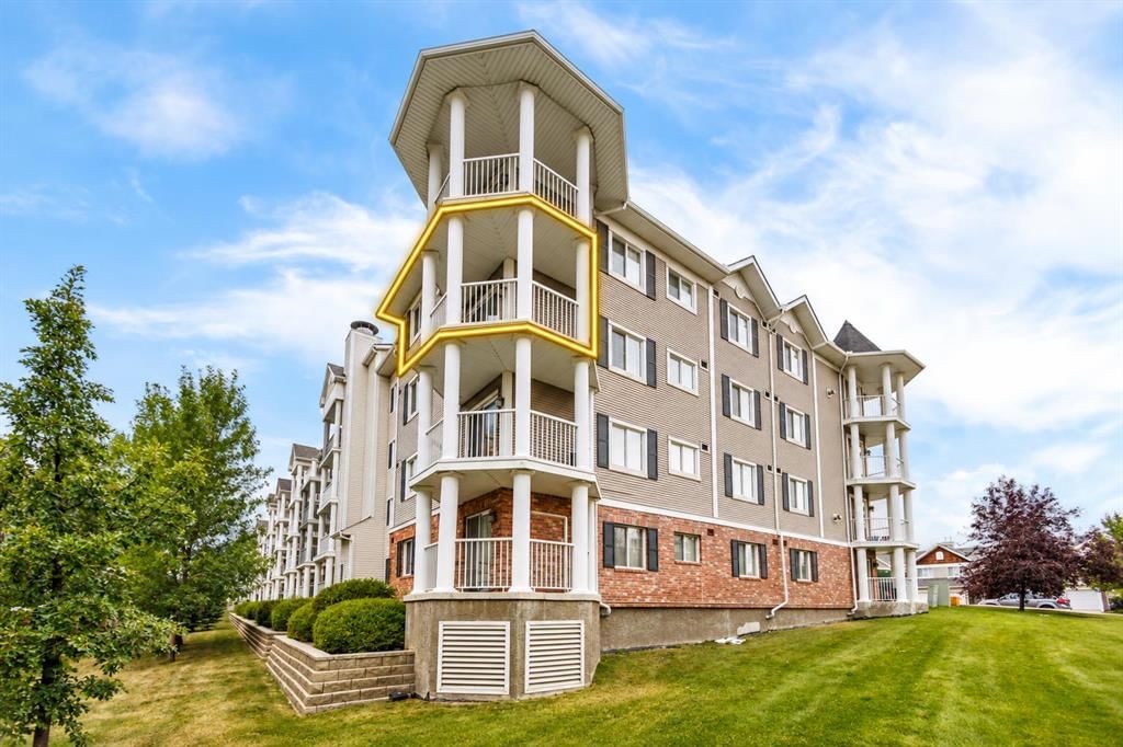 4301, 31 Country Village Manor NE, Calgary — main listing photo