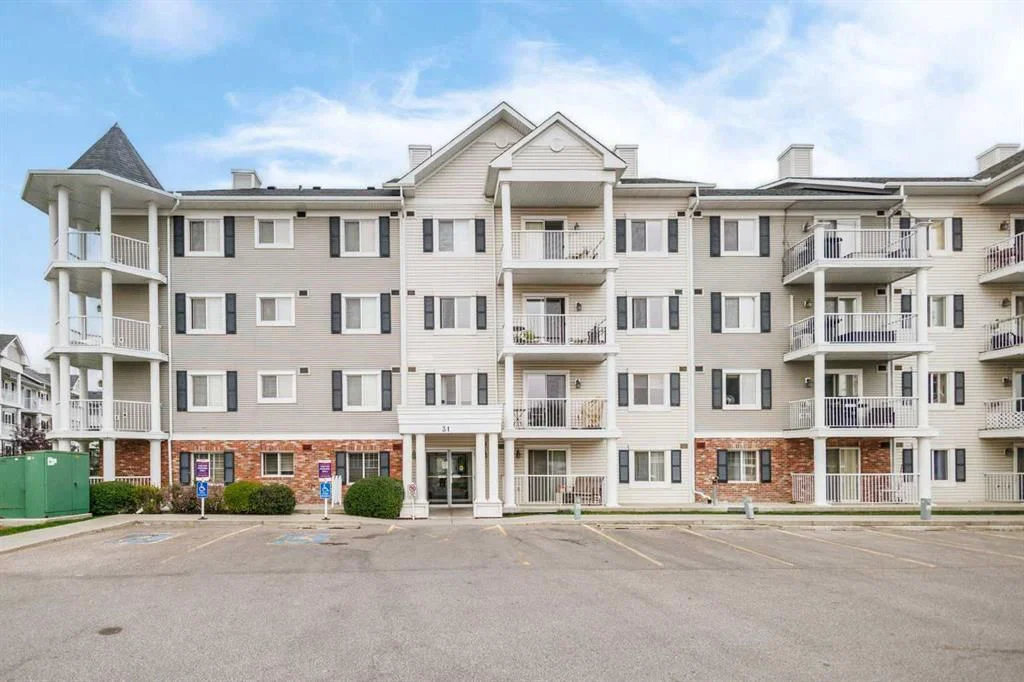 4301, 31 Country Village Manor NE, Calgary — photo 4 of 25