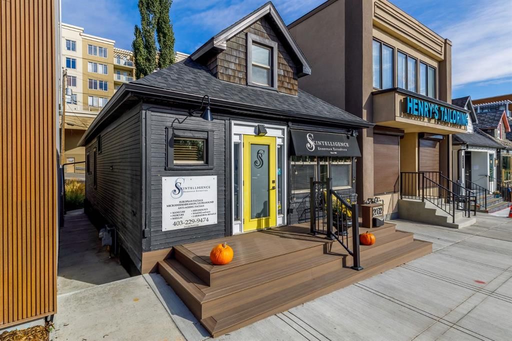 2032 34 Avenue SW, Calgary — main listing photo