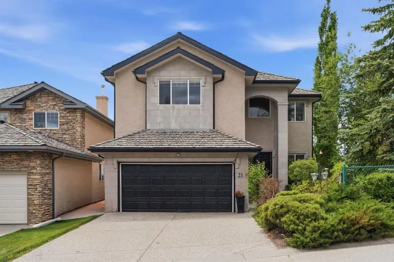 21 Royal Ridge Hill NW, Calgary — main listing photo