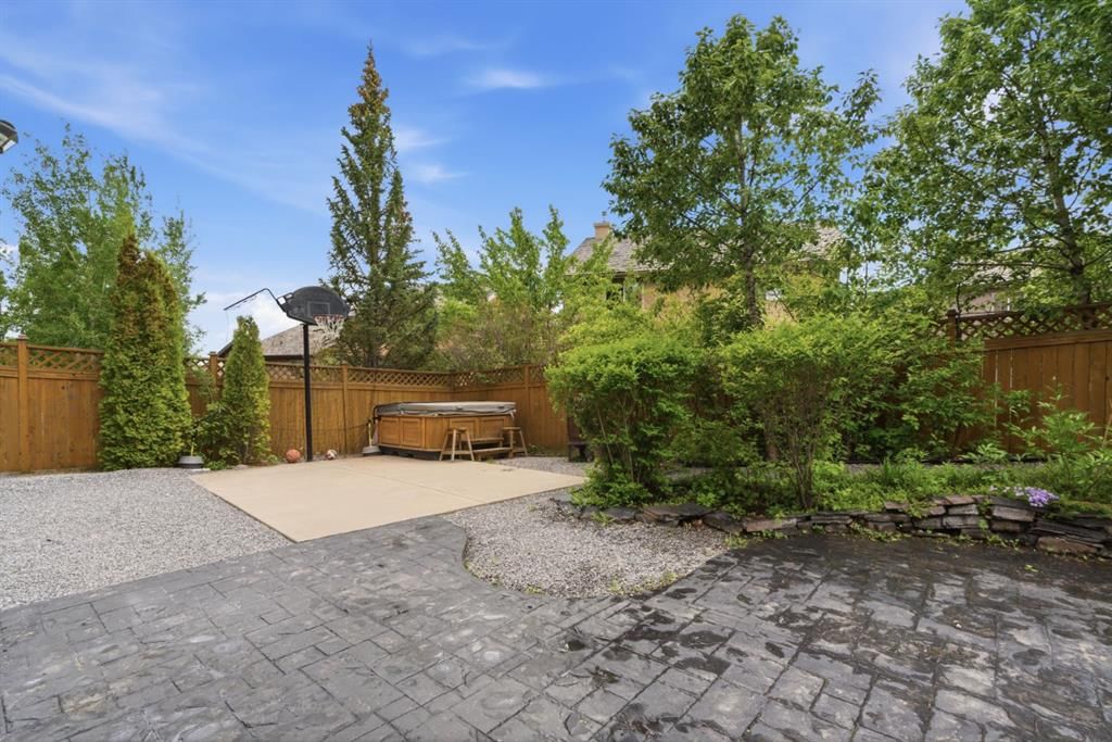 21 Royal Ridge Hill NW, Calgary — photo 4 of 47