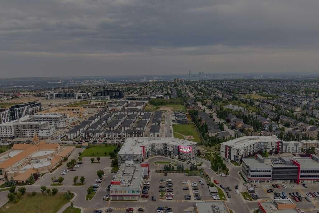 425, 8530 8A Avenue SW, Calgary — photo 3 of 40