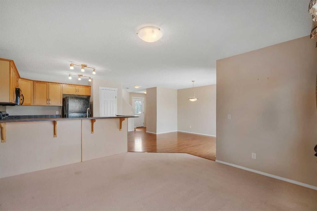 184 Everglen Way SW, Calgary — photo 3 of 37