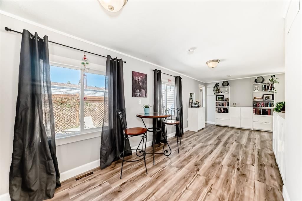 124 Big Springs Drive SE, Airdrie — photo 4 of 26
