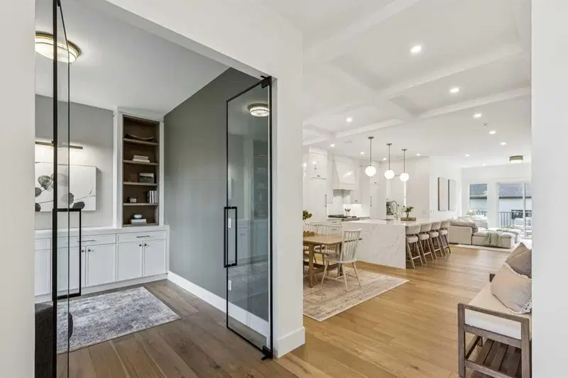 1635 Bowness Road NW, Calgary — photo 3 of 50