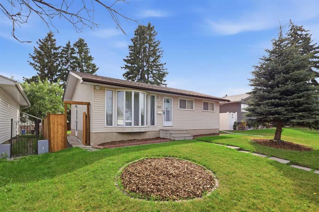 327 94 Avenue SE, Calgary — photo 2 of 41