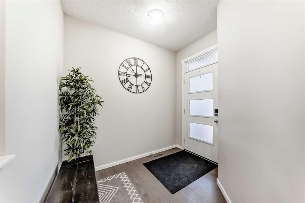 101 Belmont Terrace SW, Calgary — photo 3 of 33