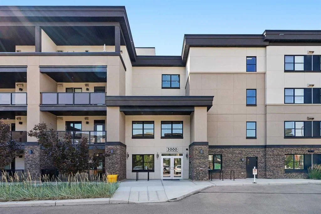 3308, 80 Greenbriar Place NW, Calgary — photo 2 of 35