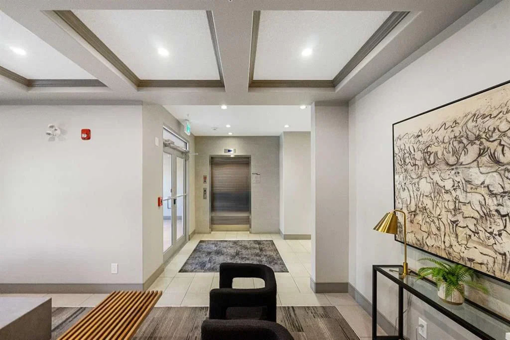 3308, 80 Greenbriar Place NW, Calgary — photo 3 of 35