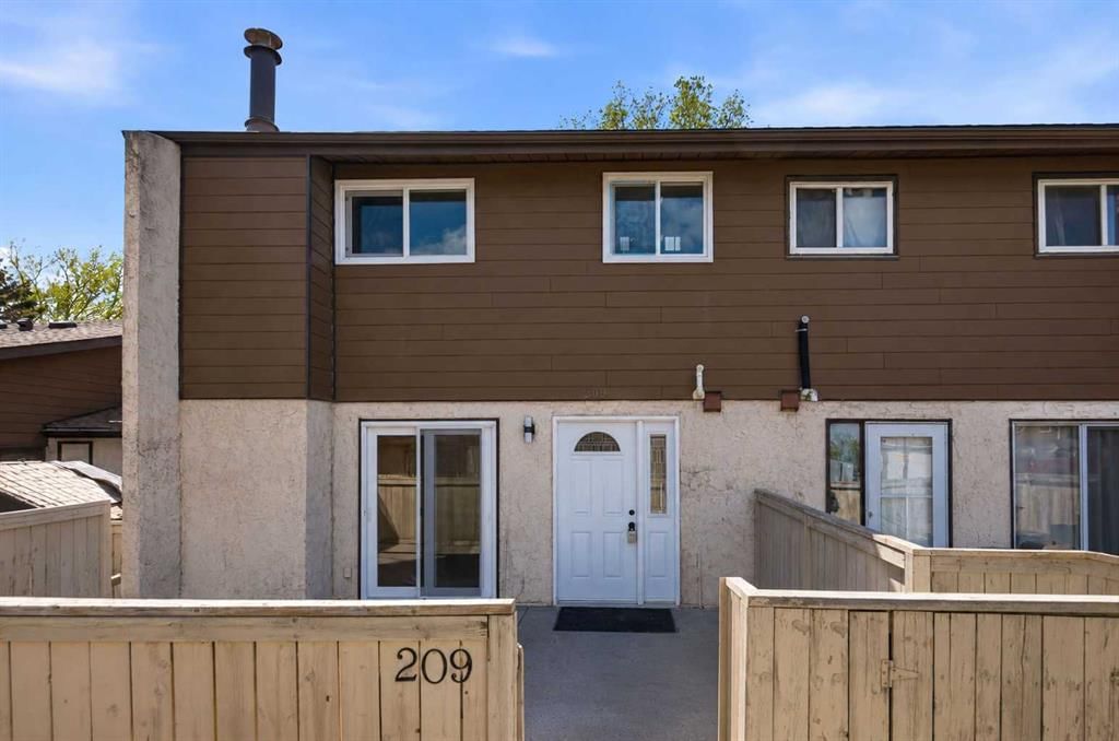 209, 5404 10 Avenue SE, Calgary — photo 2 of 23