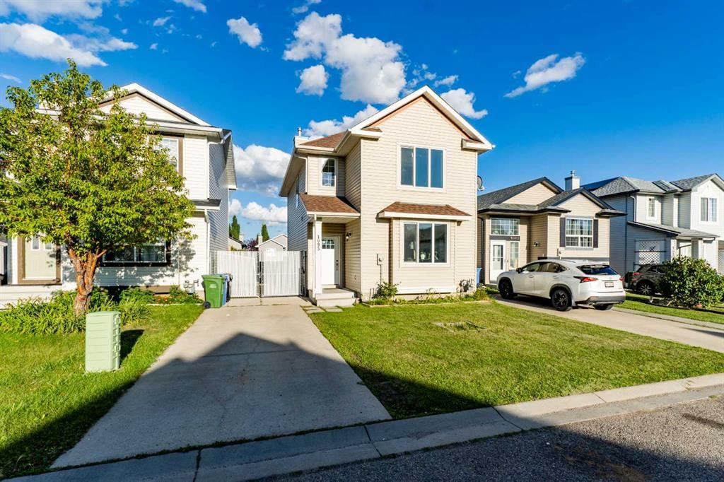 1095 Bridlemeadows Manor SW, Calgary — main listing photo
