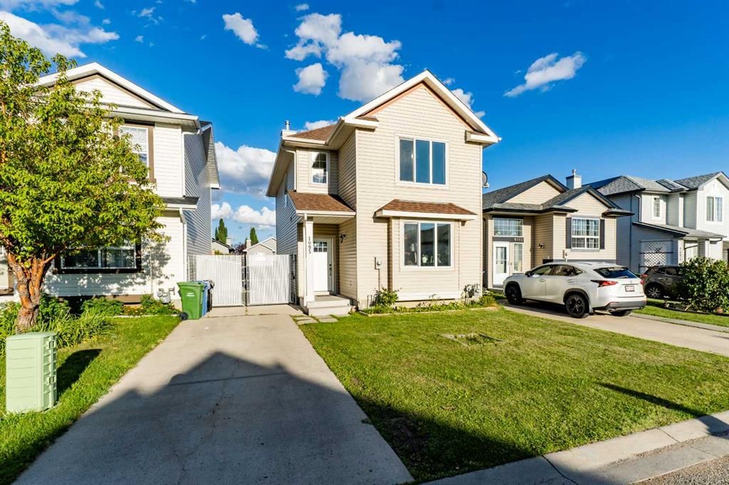 1095 Bridlemeadows Manor SW, Calgary — photo 5 of 36