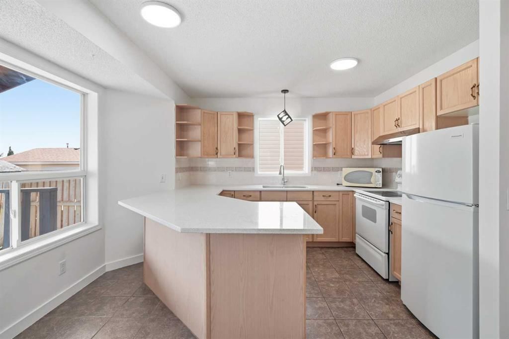 66 Arbour wood Mews NW, Calgary — photo 2 of 29