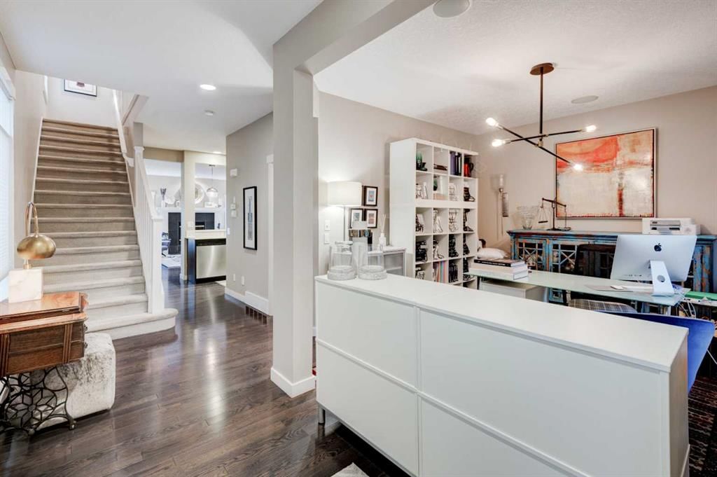 78 Ypres Green SW, Calgary — photo 2 of 37