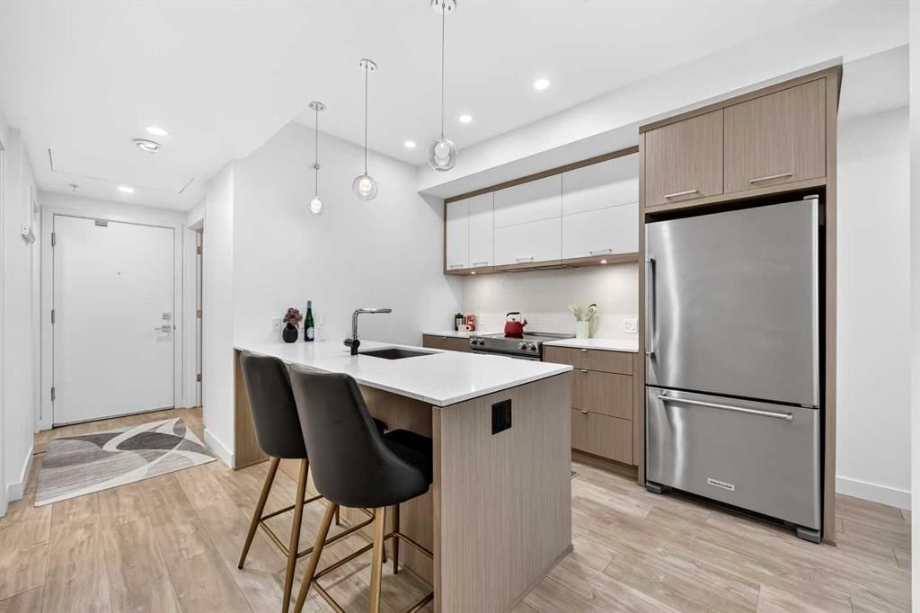 307, 3450 19 Street SW, Calgary — main listing photo