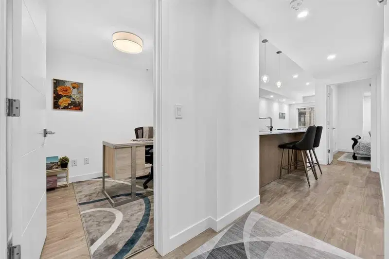 307, 3450 19 Street SW, Calgary — photo 3 of 27