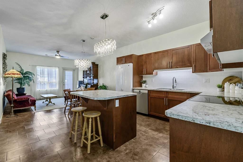 14 Sunrise Place NE, High River — photo 5 of 27