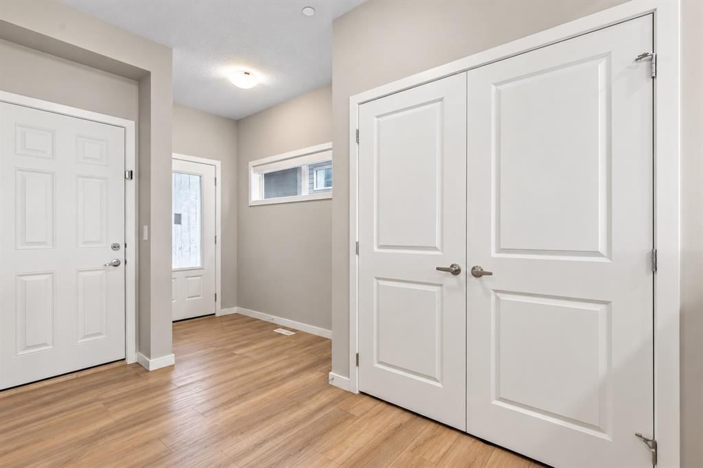 107 Lucas Terrace NW, Calgary — photo 2 of 43
