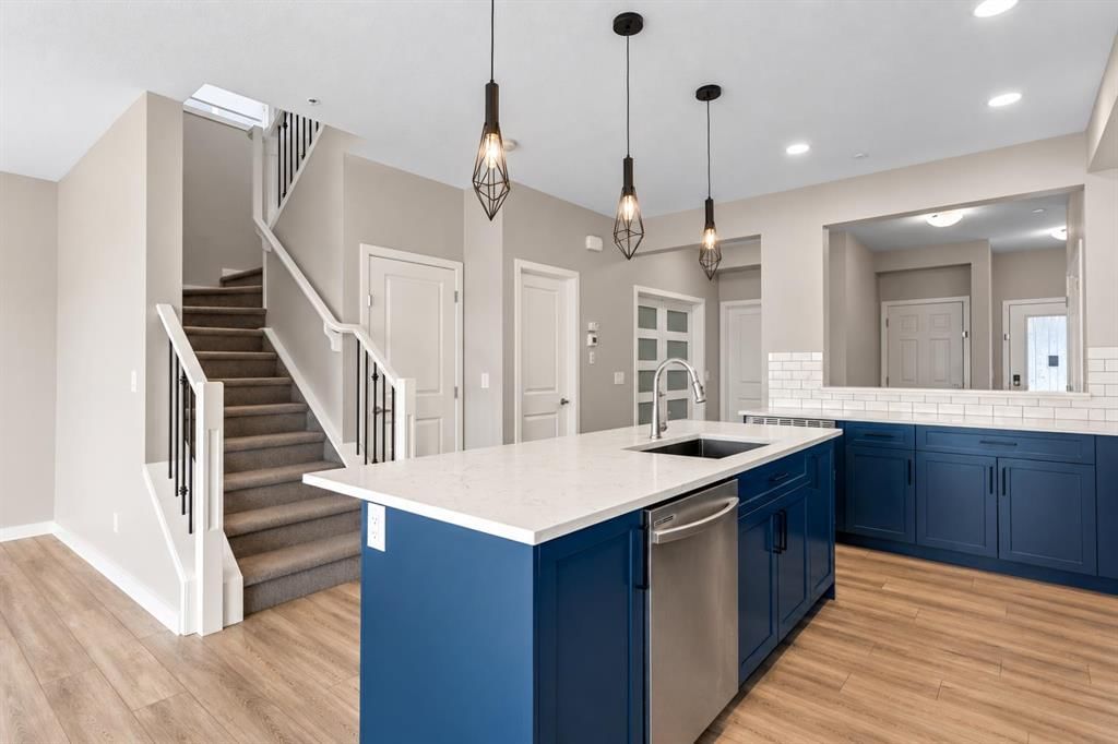 107 Lucas Terrace NW, Calgary — photo 5 of 43