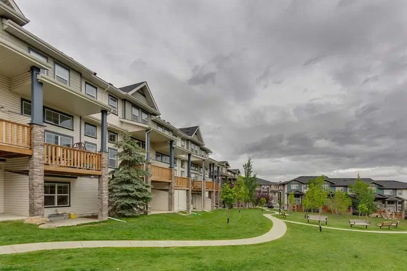 55 Panatella Road NW, Calgary — photo 2 of 26