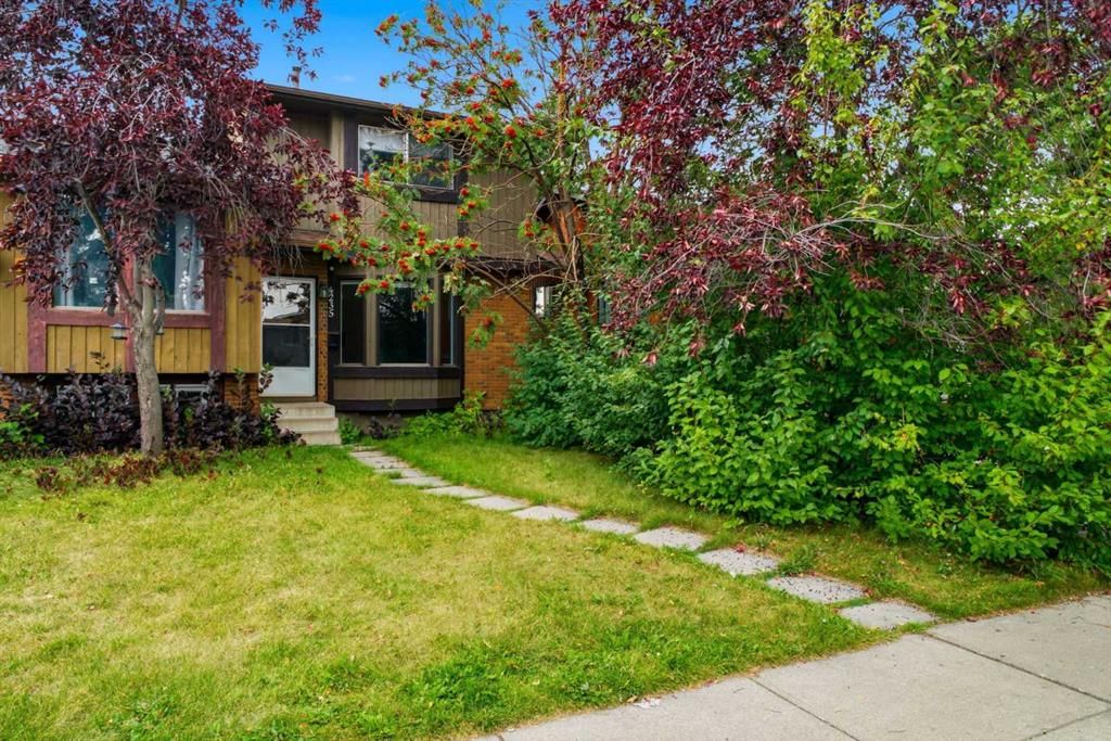 4235 49 Street NE, Calgary — main listing photo