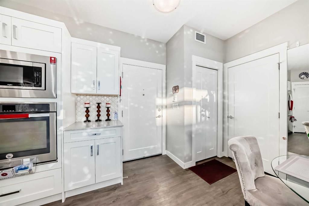 405, 10 Walgrove SE, Calgary — photo 4 of 33