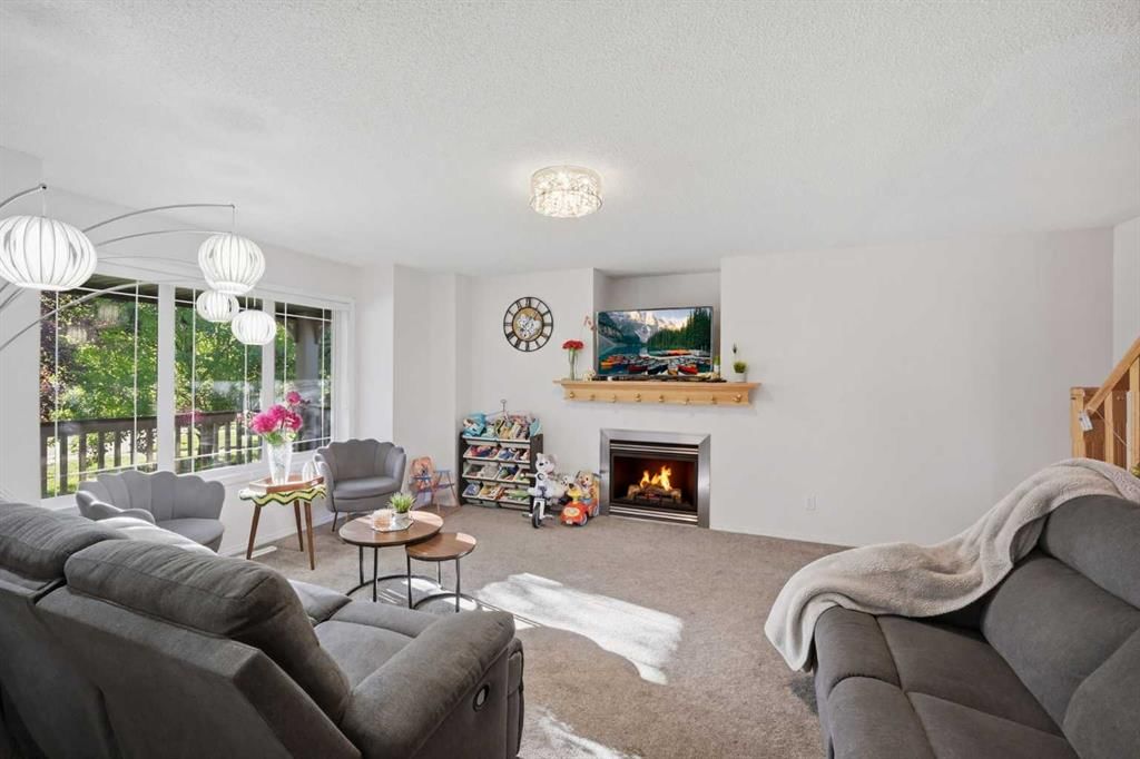 126 Copperfield Manor, Calgary — photo 2 of 35