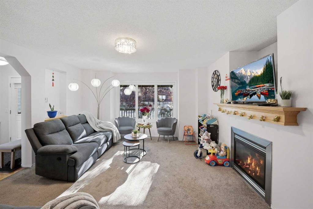 126 Copperfield Manor, Calgary — photo 3 of 35