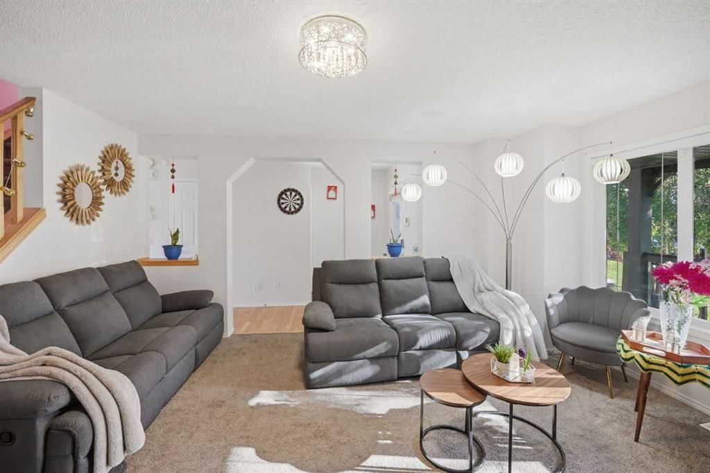 126 Copperfield Manor, Calgary — photo 4 of 35