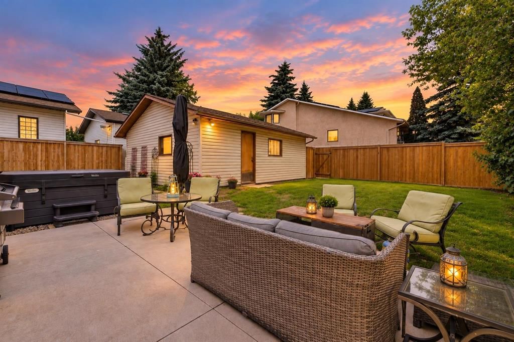 7304 Silver Springs Road NW, Calgary — photo 2 of 42