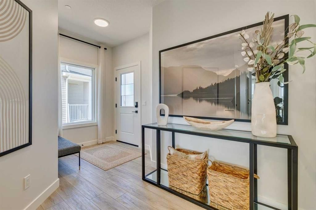 21 Hotchkiss Circle SE, Calgary — photo 3 of 50