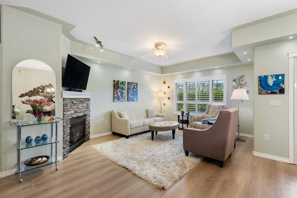117, 60 Sierra Morena Landing SW, Calgary — photo 4 of 34