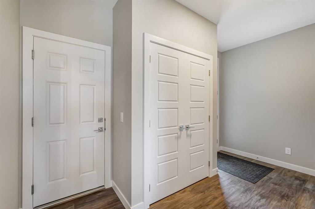 341 Dawson Wharf Road, Chestermere — photo 4 of 31