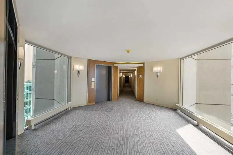 309, 804 3 Avenue SW, Calgary — photo 3 of 5